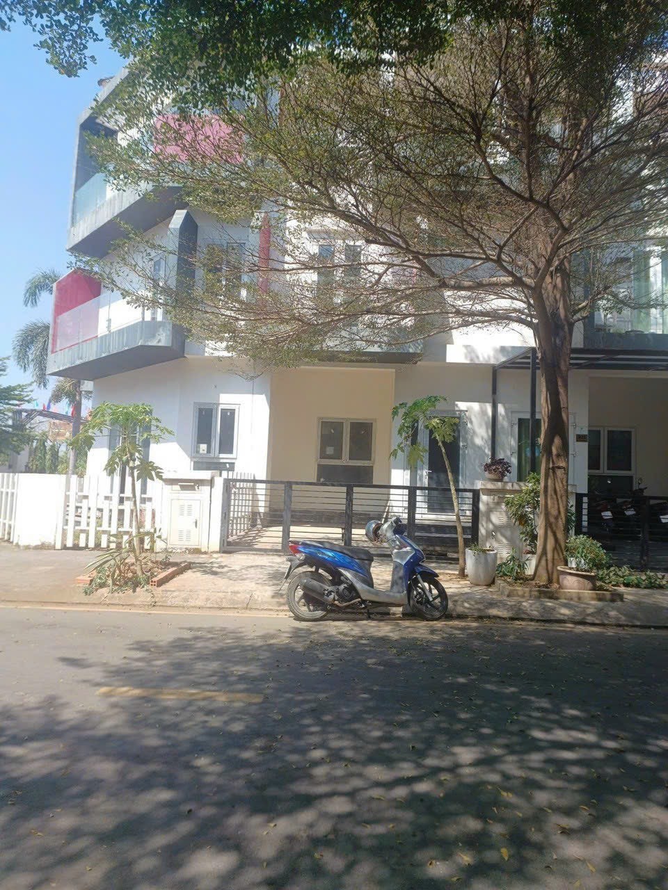 Cần bán Nhà mặt tiền Phường Phú Hữu, Quận 9, Diện tích 75m², Giá 4 Tỷ 7