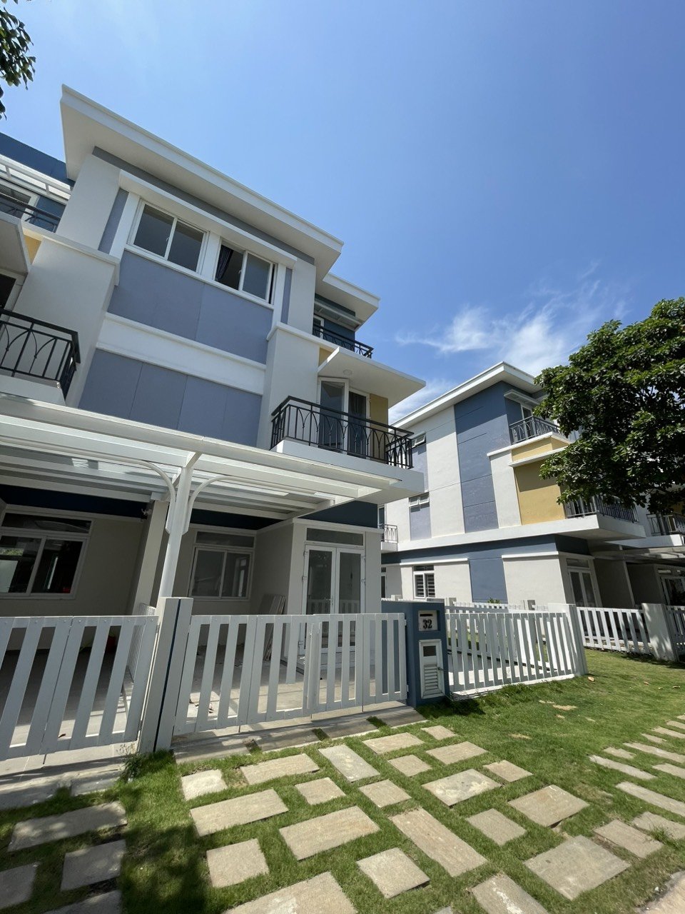 Cần bán Nhà mặt tiền dự án Rosita Garden Khang Điền, Diện tích 140m², Giá 7.8 Tỷ 2