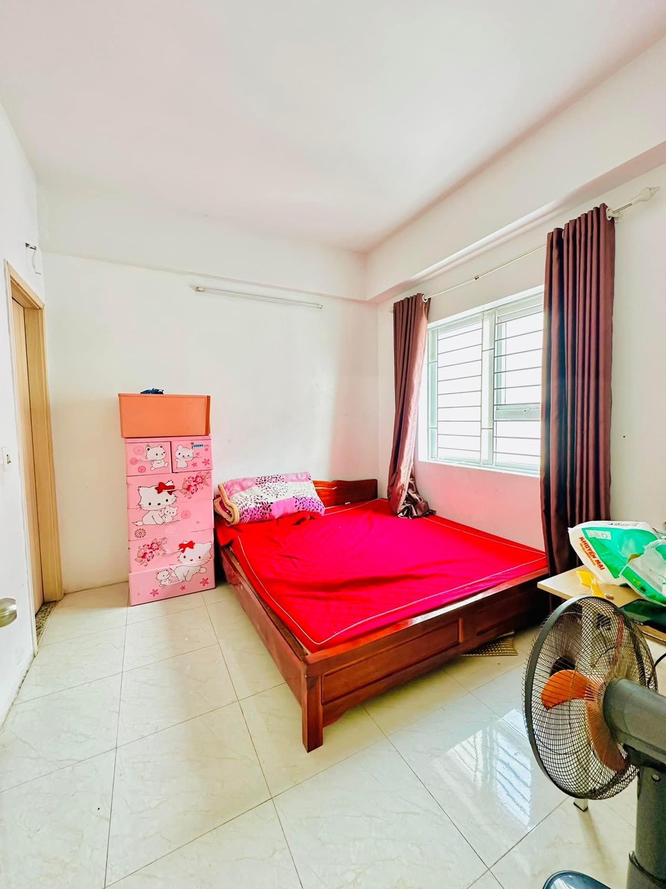 Cần bán căn hộ 2 phòng ngủ, nhà sạch sẽ tầng đẹp tại KDT Thanh Hà Cienco 5 5