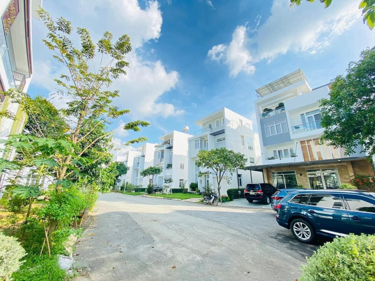 Cần bán Biệt thự Phường Phú Hữu, Quận 9, Diện tích 322m², Giá 39 Tỷ