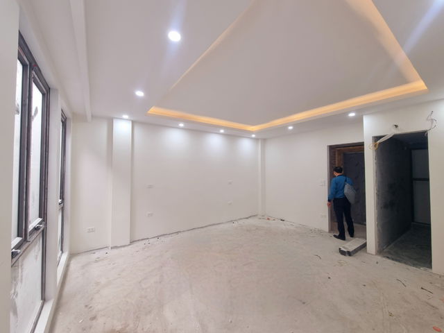 HOÀNG CẦU, PHÂN LÔ - NGÕ OTO, 7 TẦNG THANG MÁY Hoàng Cầu 40/45 m2,X 7 tầng,mặt tiền 5m,15.3 tỷ 3