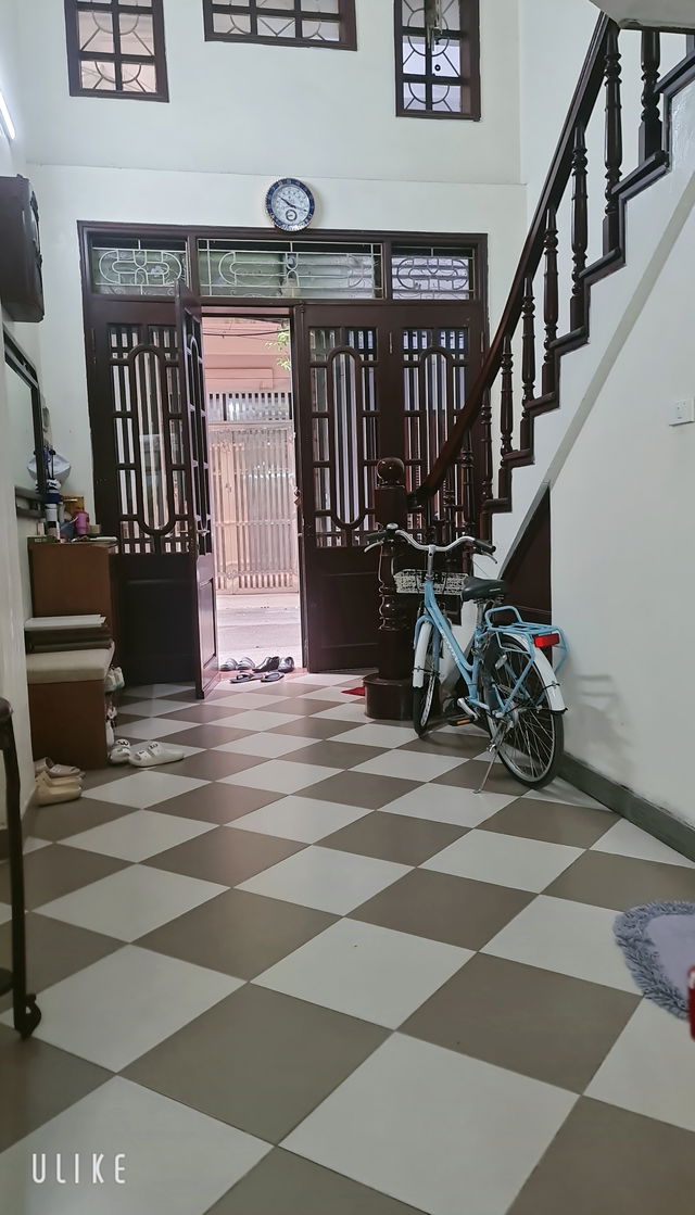 BÁN NHÀ MẶT NGÕ Ô TÔ DỪNG ĐỖ NGÀY ĐÊM Phố Hào Nam 39m2,X 5 tầng,mặt tiền 4m,13.8 tỷ. 4
