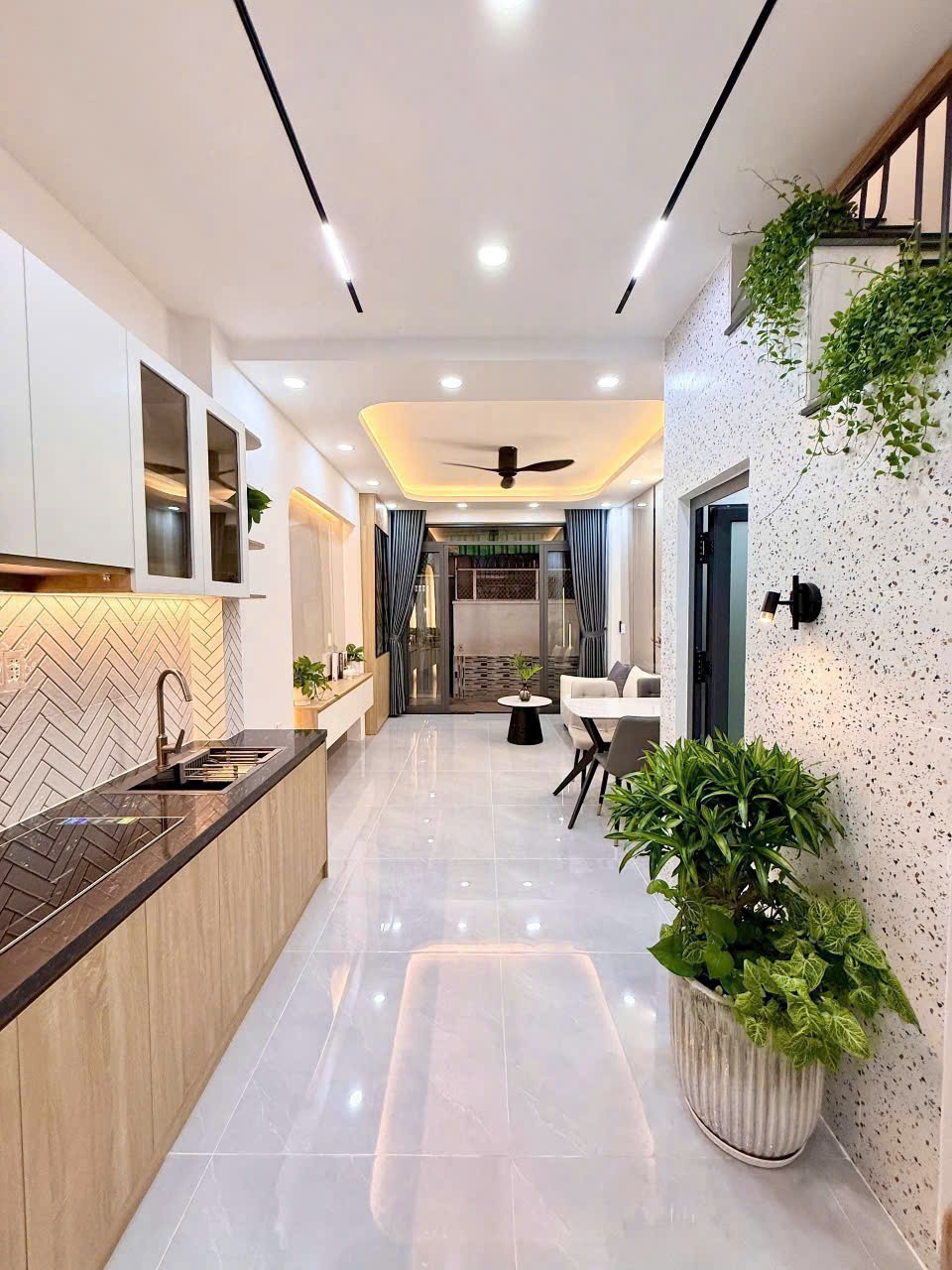 Khu sang hiếm nhà bán, HXH thông Bùi Đình Túy, QBT - 2 tầng - DT 3.6m x 8m - chỉ 5 tỷ thương lượng