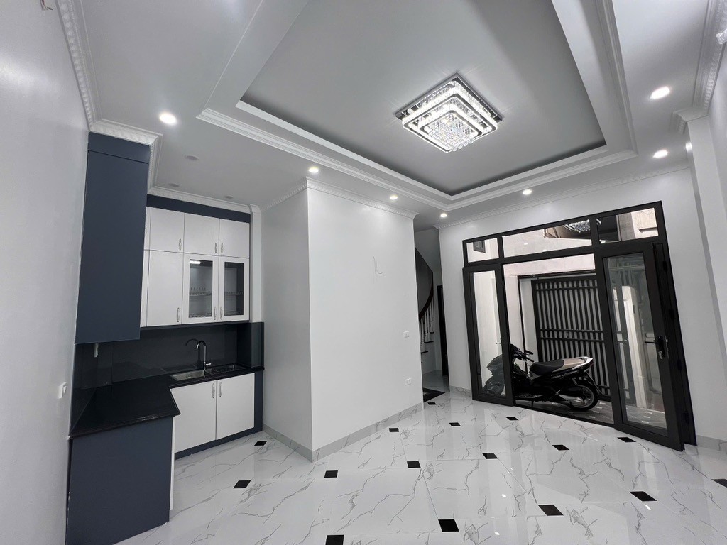BÁN NHÀ PHỐ VỌNG, 10M RA MẶT PHỐ, THANG MÁY, DT 36M2, 8.9 TỶ