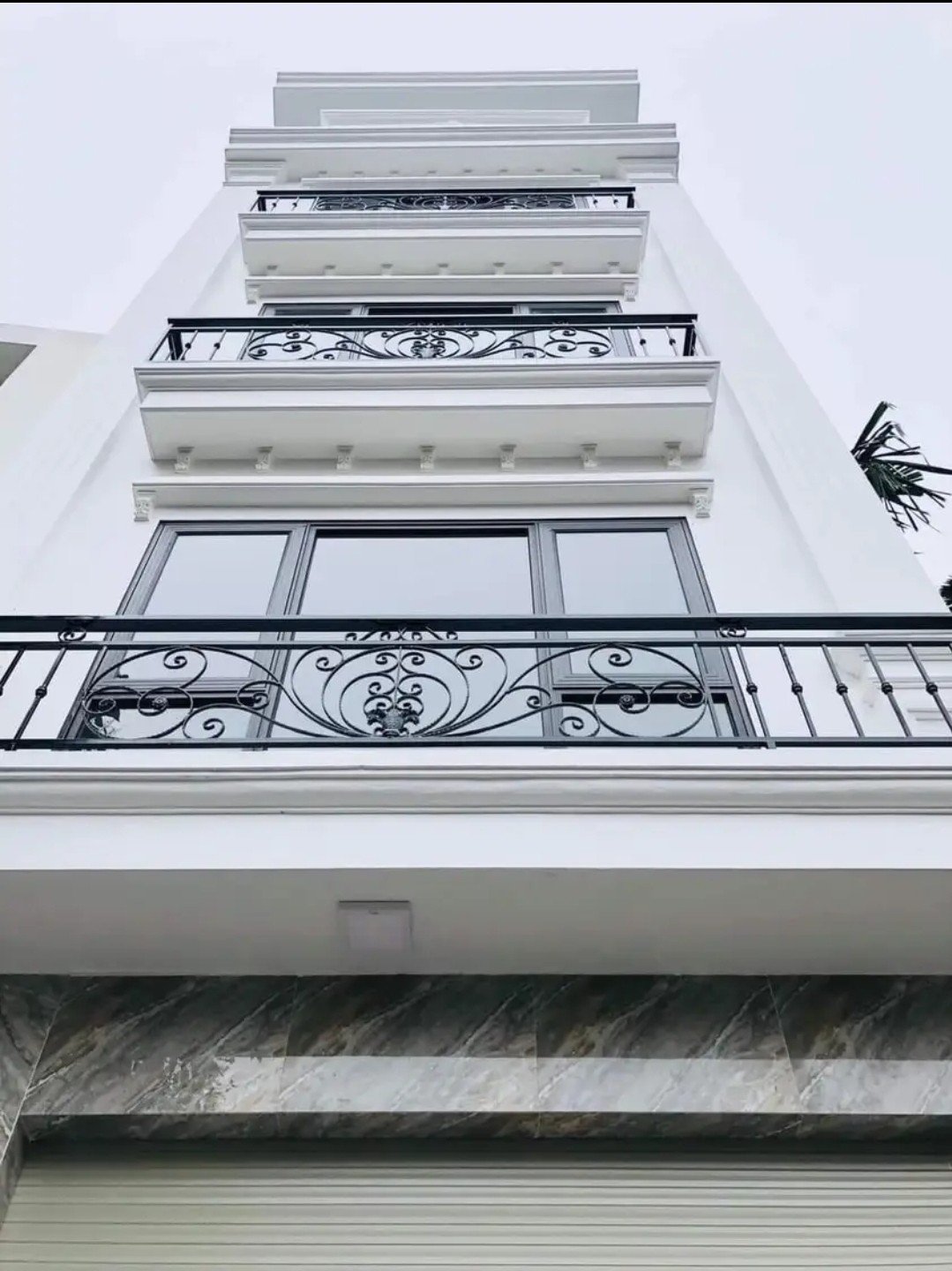 Bán nhà cạnh chợ Tân Lập, Đan Phượng. Nhà 32m2 xây riêng 5 tầng, hoàn thiện sẵn về ở ngay