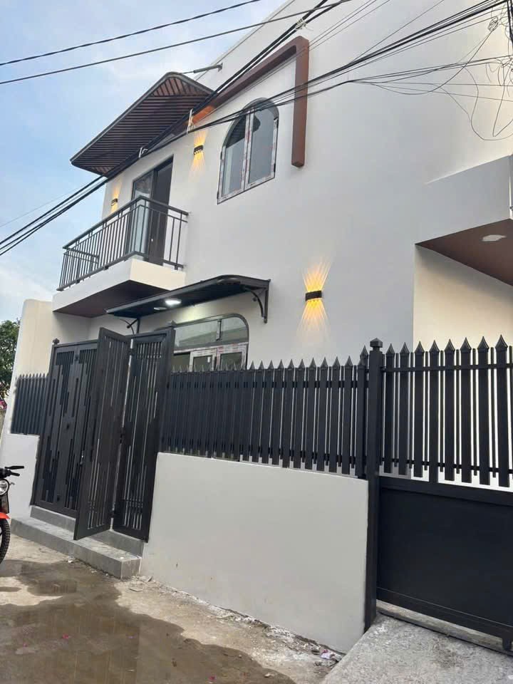 BÁN NHÀ 2 TẦNG MỚI HẺM CÂY DUỐI - PHÚ ÂN NAM 3- DT: 62,8m2 ngang 8,8m. DTSD: 125m2 , 2 tỷ 400