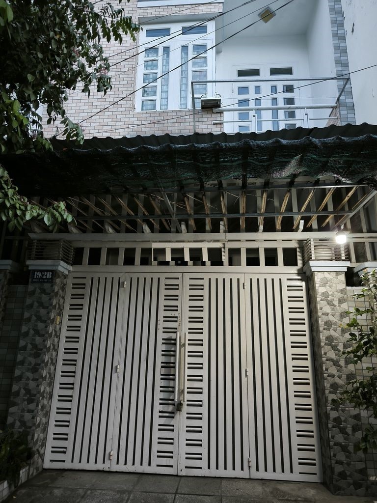 Cho thuê  nhà hẻm xe hơi Hiệp Bình, Phường Hiệp Bình Chánh, Diện tích 140m²,3PN Giá 13 Triệu/tháng