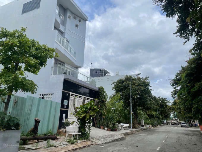 Giỏ hàng D/A Diamond Town hẻm 68 Bưng Ông Thoàn cần bán 1 số nền đất vị trí đẹp, giá đầu tư chỉ 4.7 4