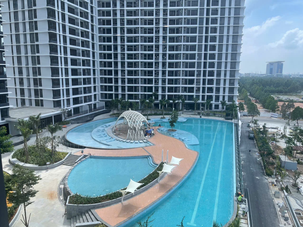 Bán căn hộ 3PN-93m2, góc View hồ bơi và TTTM dự án Midori The GLORY nhận nhà liền giá 4,6 tỷ