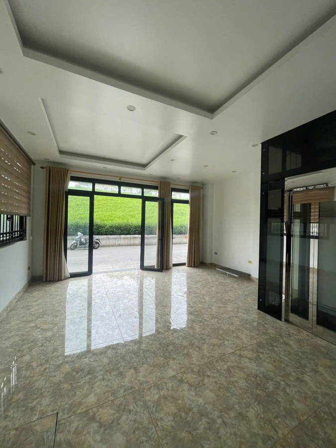 NHÀ MẶT PHỐ KINH DOANH ĐỈNH 41m2,X  5 tầng, mặt  tiền 6.8m, 13.1 tỷ  Bồ Đề-Long Biên. 2