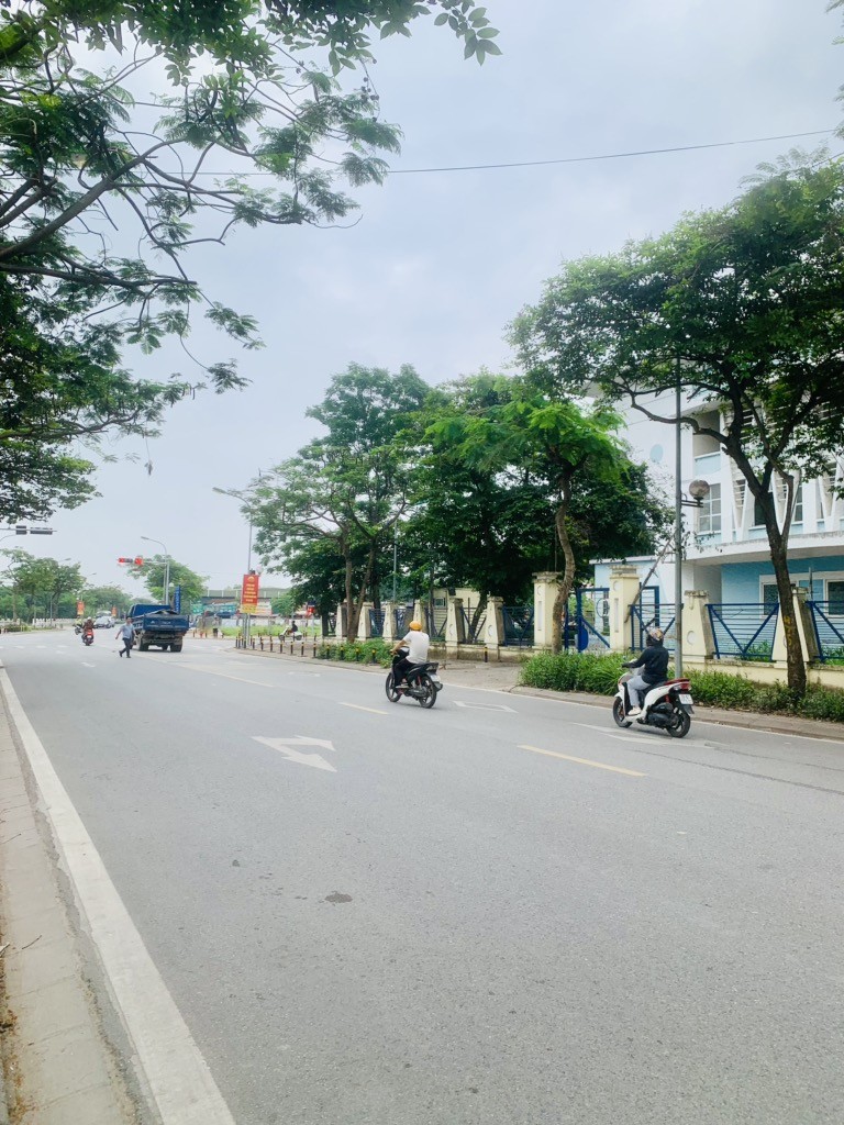 PHÚC LỢI 16tỷ MẶT TIỀN 6m,PHÂN LÔ VỈA HÈ Ô TÔ TRÁNH NHAU,LONG BIÊN HÀ NỘI 4