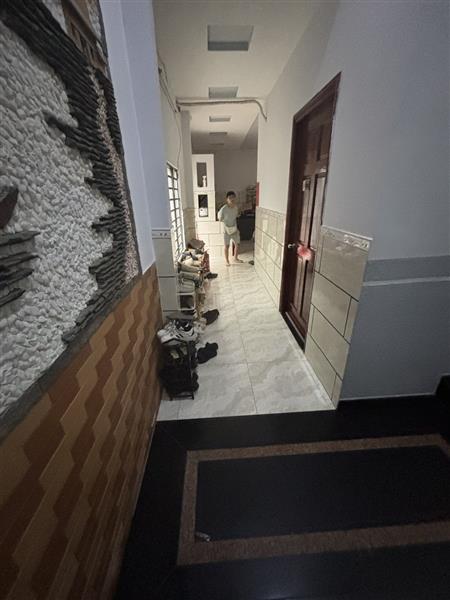 Cho thuê căn hộ 1PN rộng rãi, giá rẻ tại Âu Cơ, Tây Hồ, rộng 65m2, đầy đủ nội thất, có ban công 9