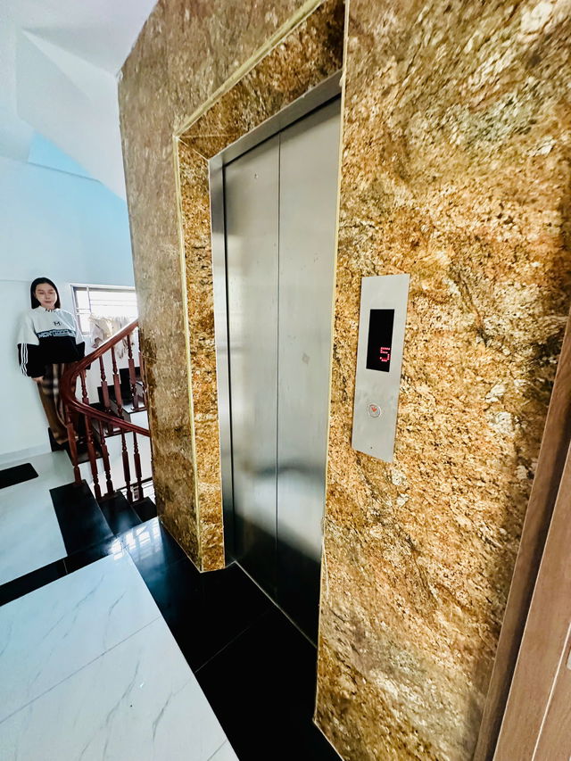 NGÕ THÔNG RỘNG - Ô TÔ ĐỖ CỬA - KINH DOANH Trường Chinh 40m2,X 6 tầng,mặt tiền 3.4m, 14.5 tỷ Đống 5
