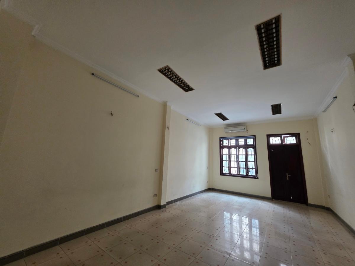 Phân Lô Trung Kính – Mạc Thái Tổ- Ôtô Vào Nhà – 2 Thoáng Trước Sau - 105M*6T 5