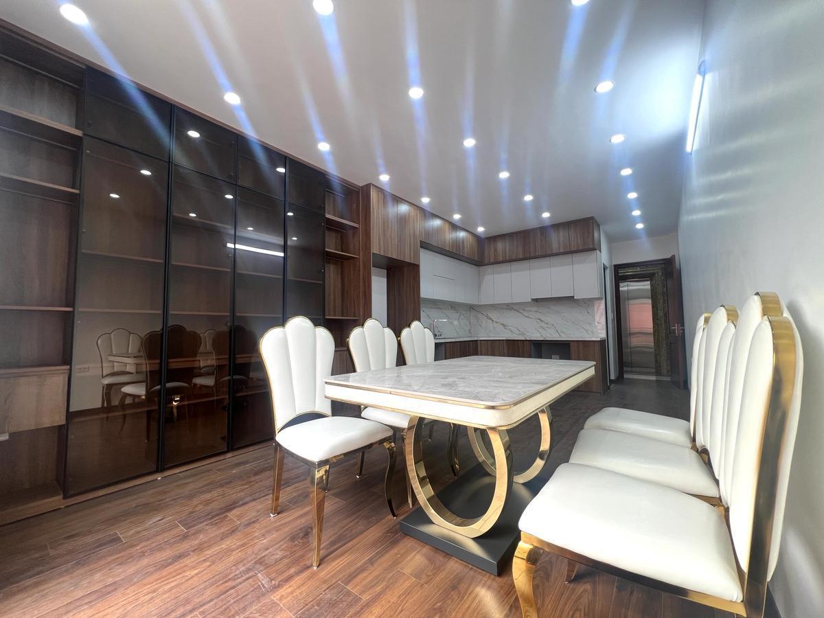 Siêu Hiếm!!! Phân Lô Cầu Giấy, Ôtô Vào Nhà, 6 Tầng Thang Máy chỉ nhỉnh 17 Tỷ 4