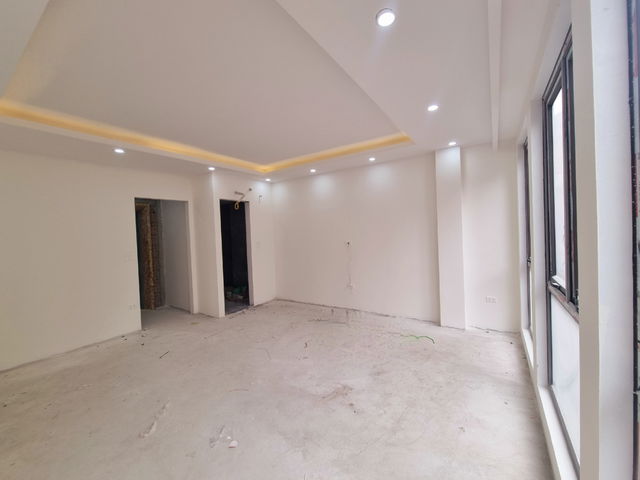NHÀ MỚI PHÂN LÔ TÔ TÔ VÀO NHÀ 7 TẦNG THANG MÁY Hoàng Cầu 45m2,mặt tiền 5m,15 tỷ Đống Đa. 2