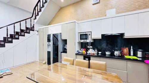 CHỈ 360 TRIỆU M CÓ NGAY BT QUÁN THÁNH 100M 4 TÀNG MẶT TIỀN 5.5M 3 THOÁNG GÀN HỒ GIÁ 36 TỶ 2
