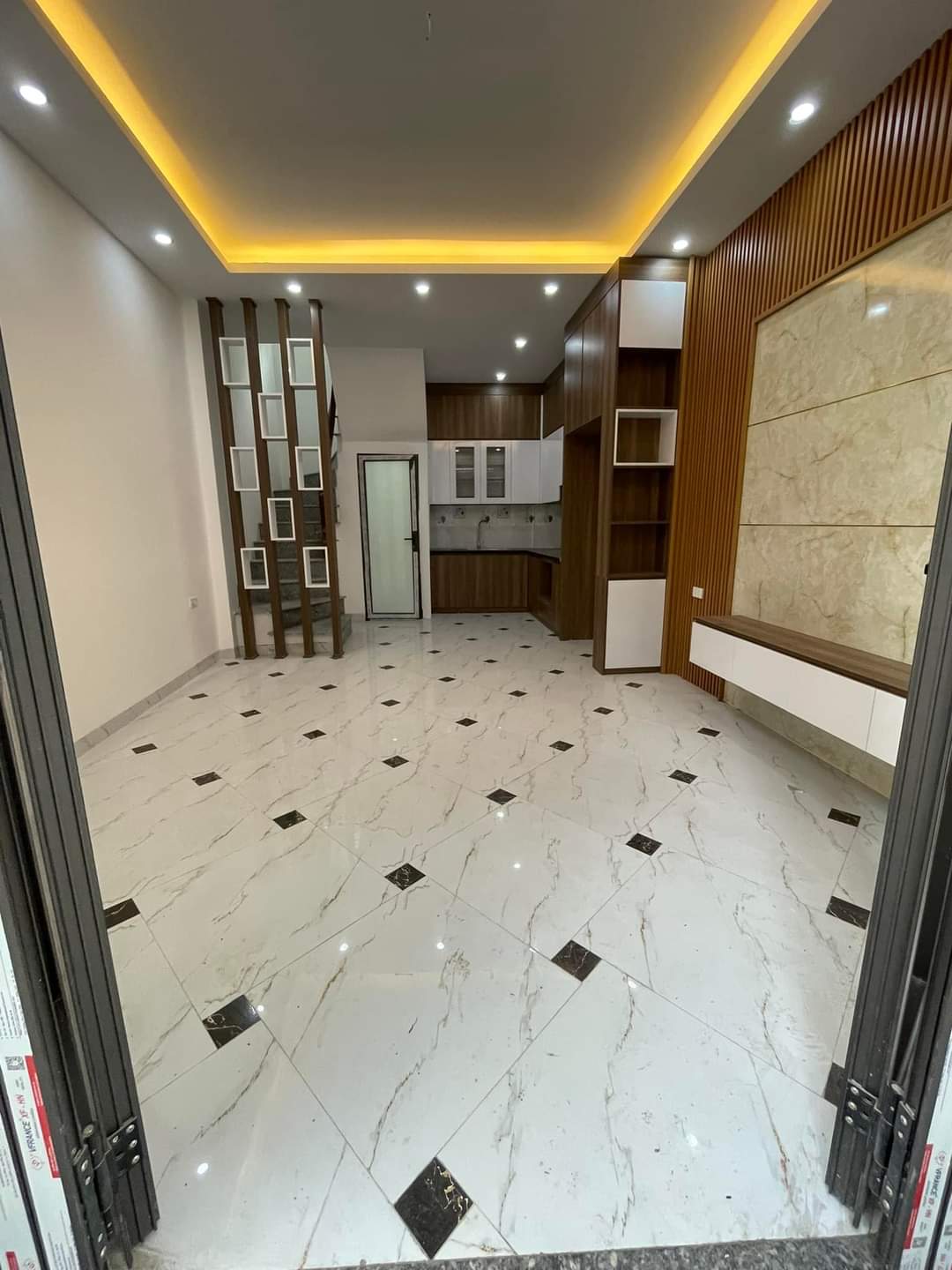 Bán nhà cạnh UB xã Tân Lập Đan Phượng. Nhà 5 tầng 30m2 xây mới nội thất 99% sẵn vào ở NGAY 2
