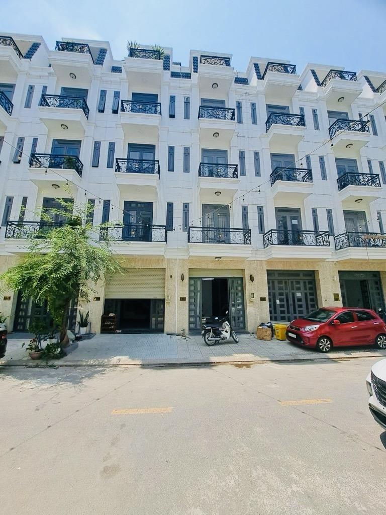 Thạnh Lộc 44, Quận 12  Kết cấu: 60m2 ( 4 x 15 m )Giá chỉ: 4.75 tỷ 2