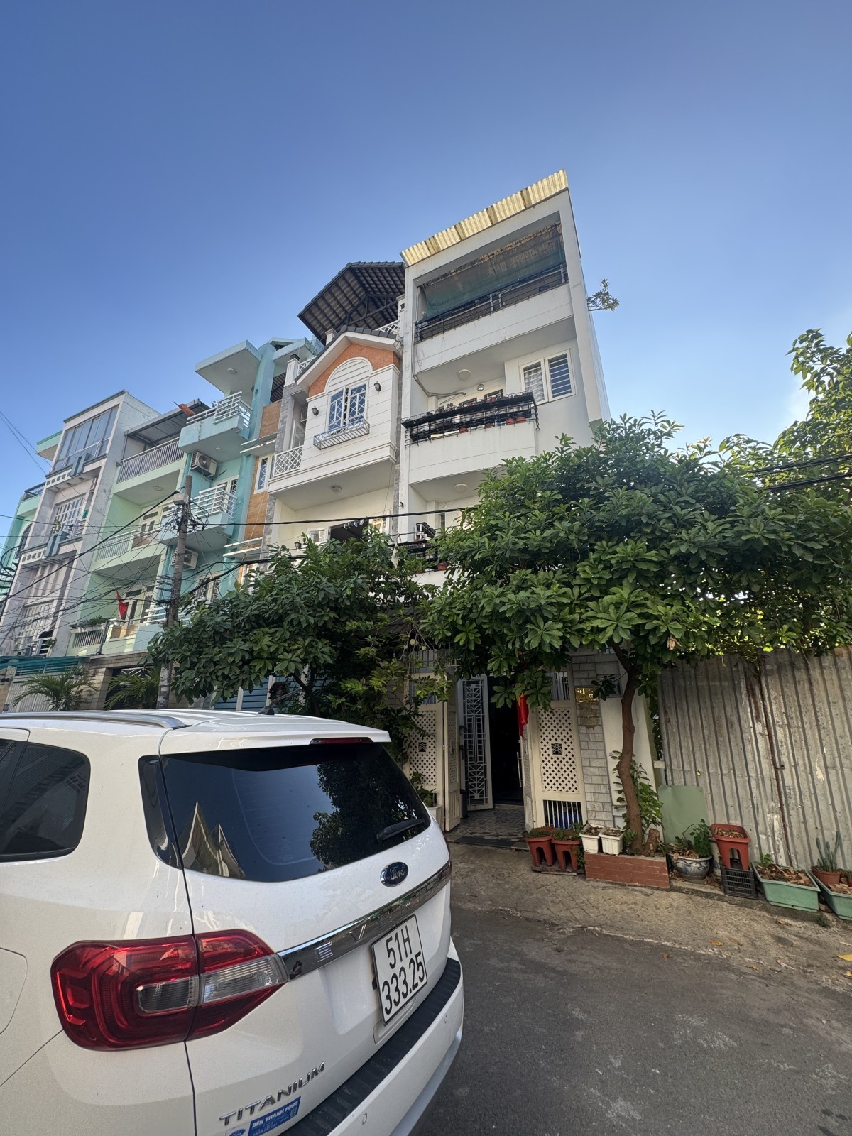 BÌNH THẠNH - NHÀ 4 TẦNG KHU PHÂN LÔ HẺM OTO TRÁNH - DT 77m2 (4 x 19) - GIÁ 11.5T 9