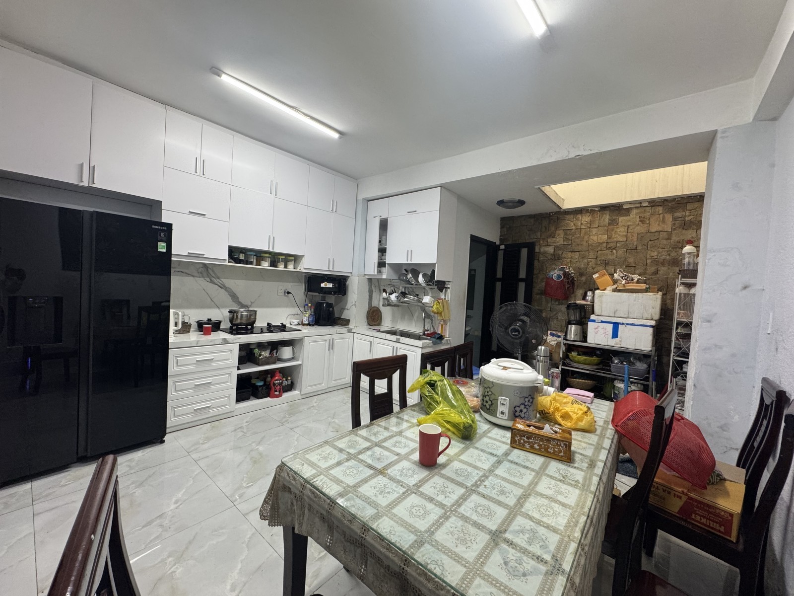 BÌNH THẠNH - NHÀ 4 TẦNG KHU PHÂN LÔ HẺM OTO TRÁNH - DT 77m2 (4 x 19) - GIÁ 11.5T 6