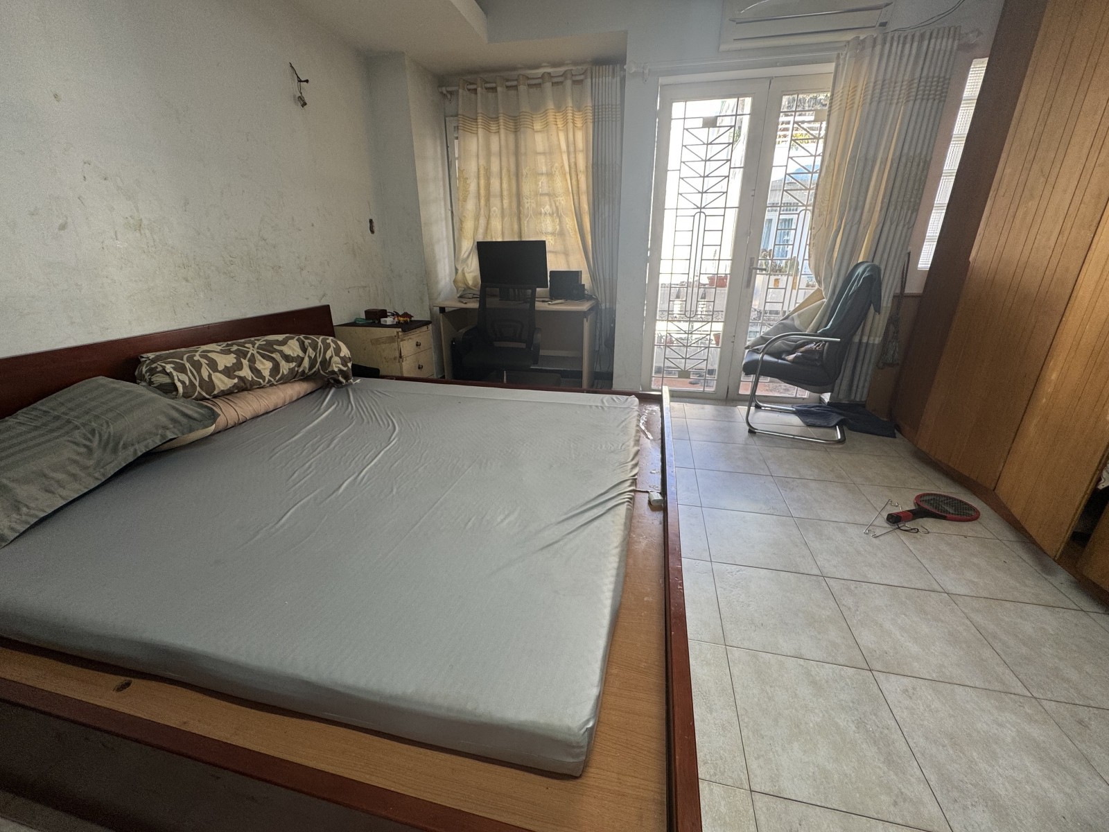 BÌNH THẠNH - NHÀ 4 TẦNG KHU PHÂN LÔ HẺM OTO TRÁNH - DT 77m2 (4 x 19) - GIÁ 11.5T 5