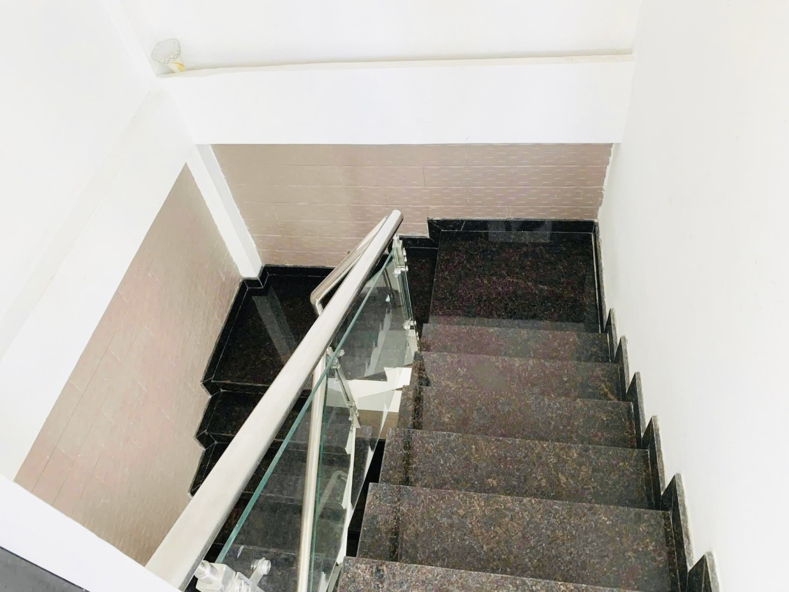 CĂN GÓC 2MT 4 TẦNG HXH BÌNH THẠNH - 52m2 DÒNG TIỀN 22TR/THÁNG - GIÁ 9.9T 5