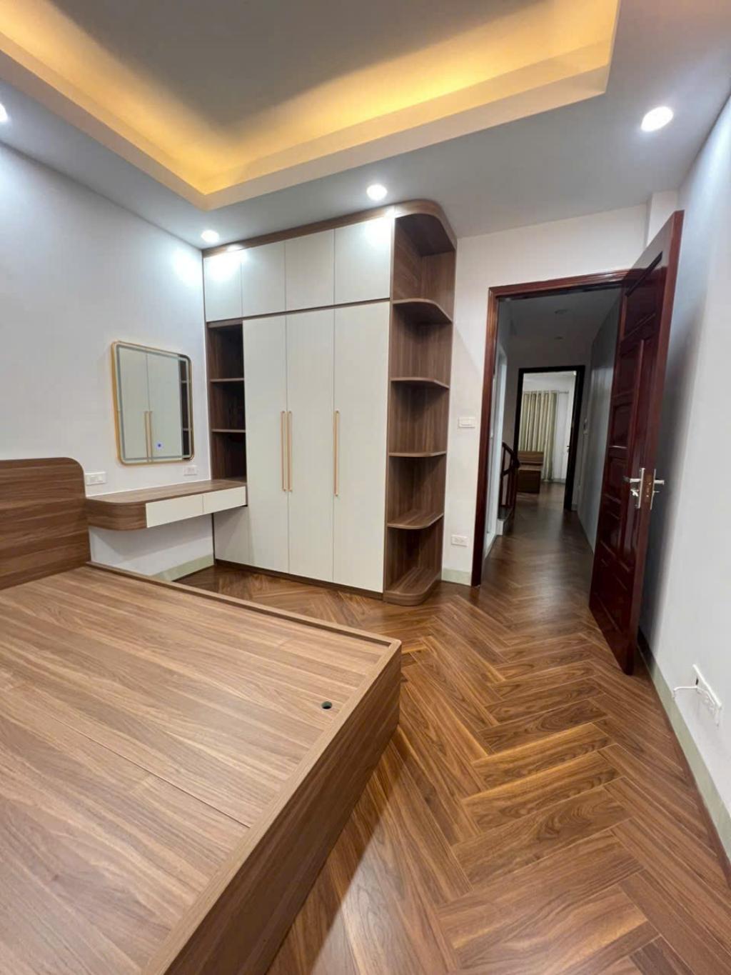 BÁN NHÀ KIM GIANG-Ô TÔ ĐỖ CỬA-NHÀ ĐẸP 33M-5 TẦNG GIÁ 5,45 TỶ 2