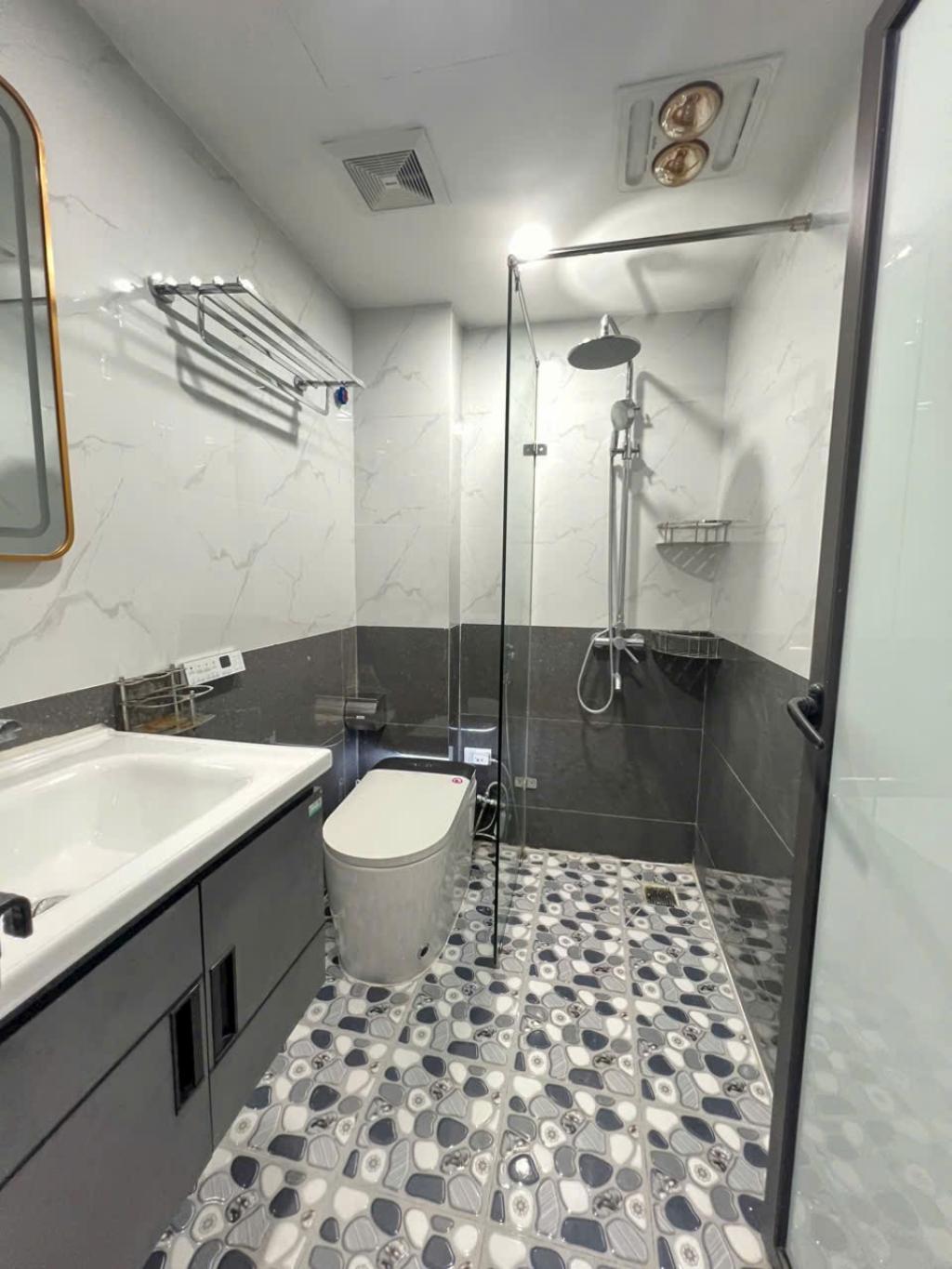 BÁN NHÀ KIM GIANG-Ô TÔ ĐỖ CỬA-NHÀ ĐẸP 33M-5 TẦNG GIÁ 5,45 TỶ 3