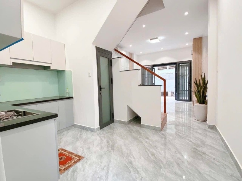 Bán Nhà Thích Quảng Đức, 32m2, 4 Tầng, 3 PN Nhỉnh 7 Tỷ 3