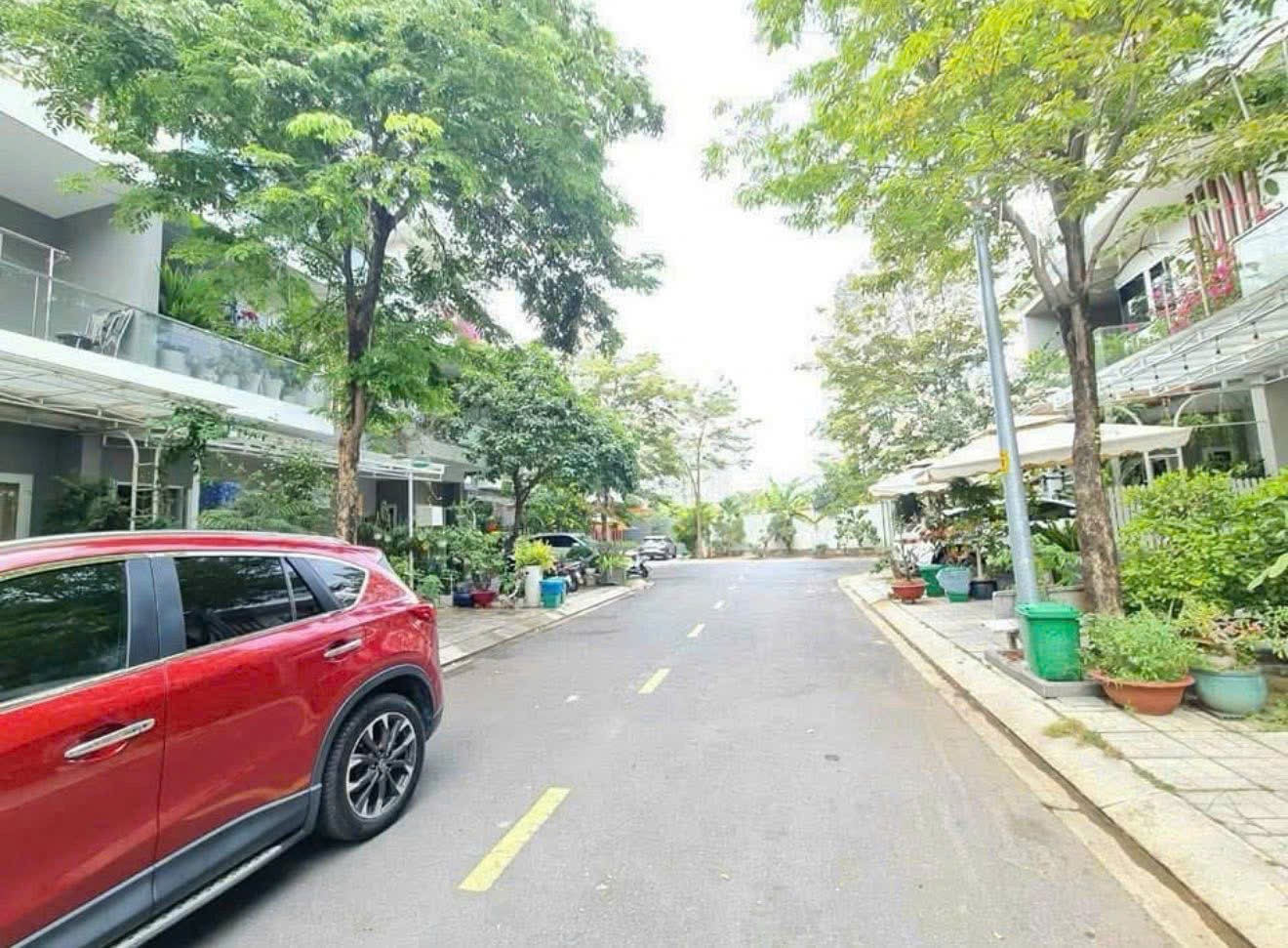 Cần bán Nhà mặt tiền Phường Phước Long B, Quận 9, Diện tích 140m², Giá 15.5 Tỷ 5