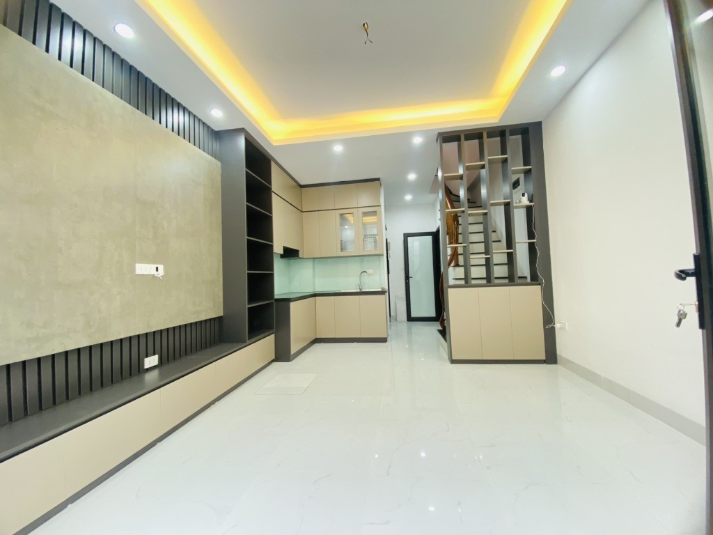 HIẾM-NHÀ ĐẸP-HOÀNG VĂN THÁI-4 TẦNG-NỘI THẤT-Ô TÔ GẦN GIÁ 6,68 TỶ 2