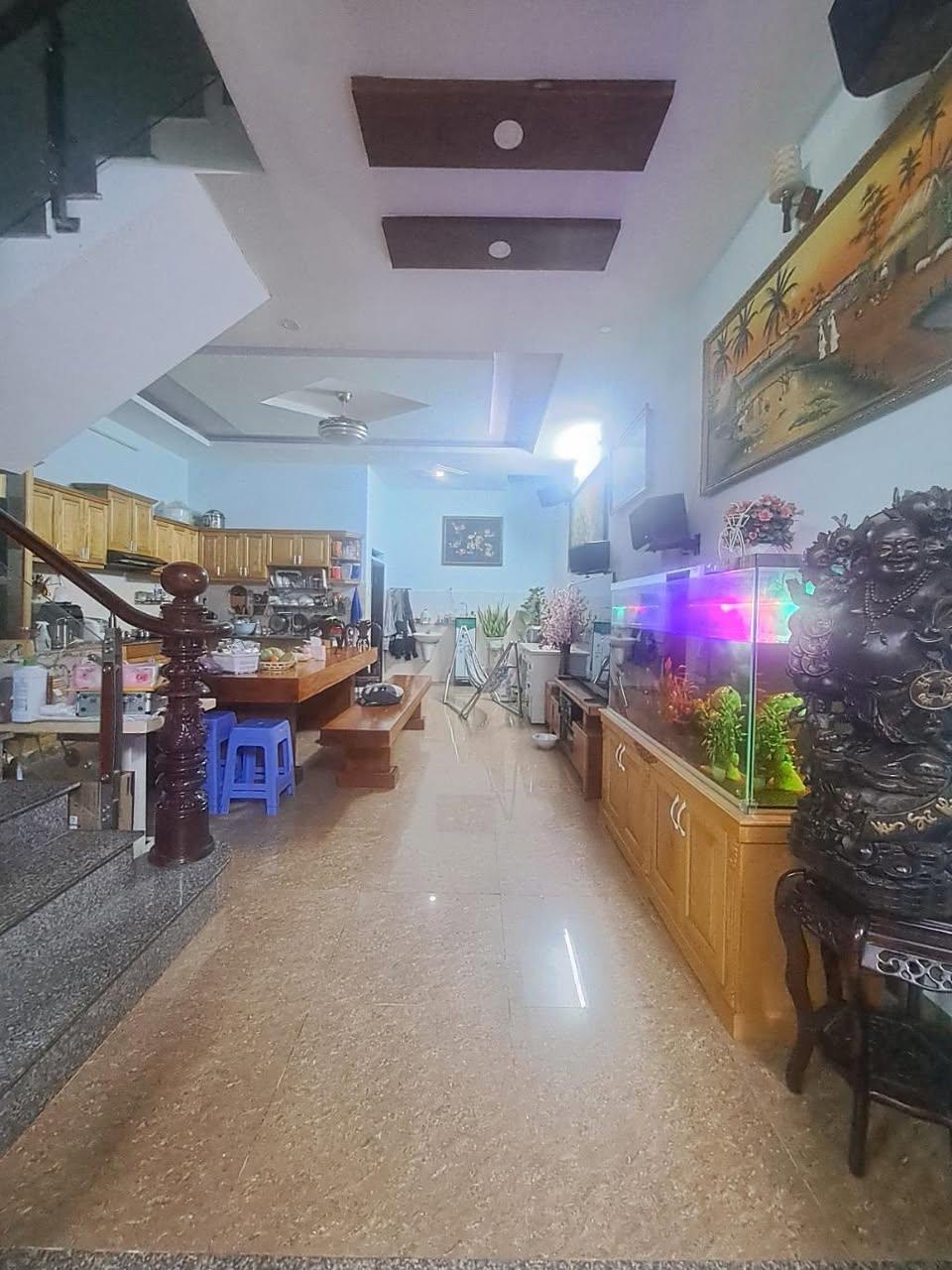 e cần bán mảnh đất đẹpđất phường chương mỹ - đại yên-42,5m sẵn sổ đỏliên hệ e : 2