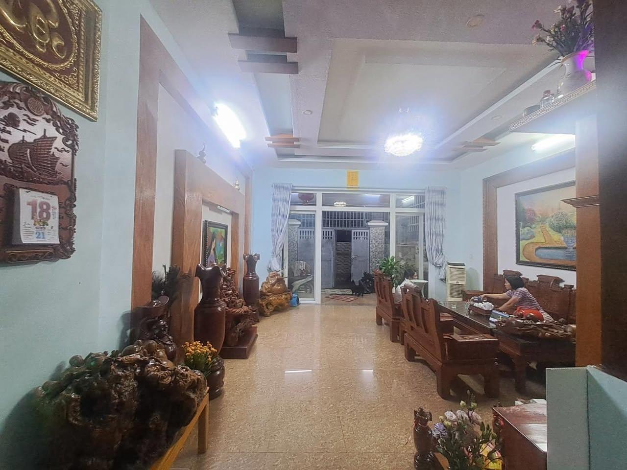 e cần bán mảnh đất đẹpđất phường chương mỹ - đại yên-42,5m sẵn sổ đỏliên hệ e : 4