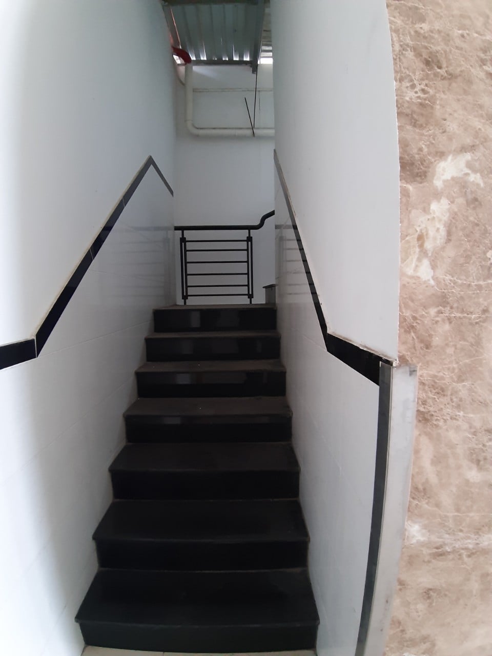 Bán nhà hẻm 6m Tân Hương-ngang 8M-33PN+thang máy-110tr/th chỉ 20 tỷ hơn 3