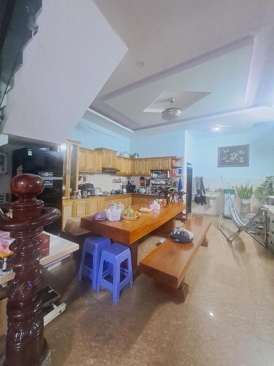 e cần bán mảnh đất đẹpđất phường chương mỹ - đại yên-42,5m sẵn sổ đỏliên hệ e : 3