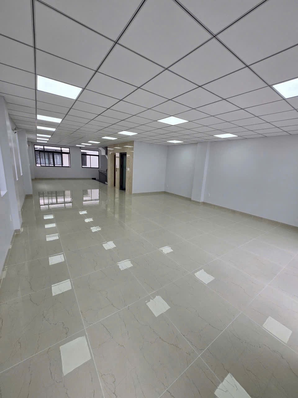 Cho thuê Nhà mặt tiền Phường Hiệp Bình Phước, Thủ Đức, Diện tích 180m², Giá 65 Triệu/tháng 2