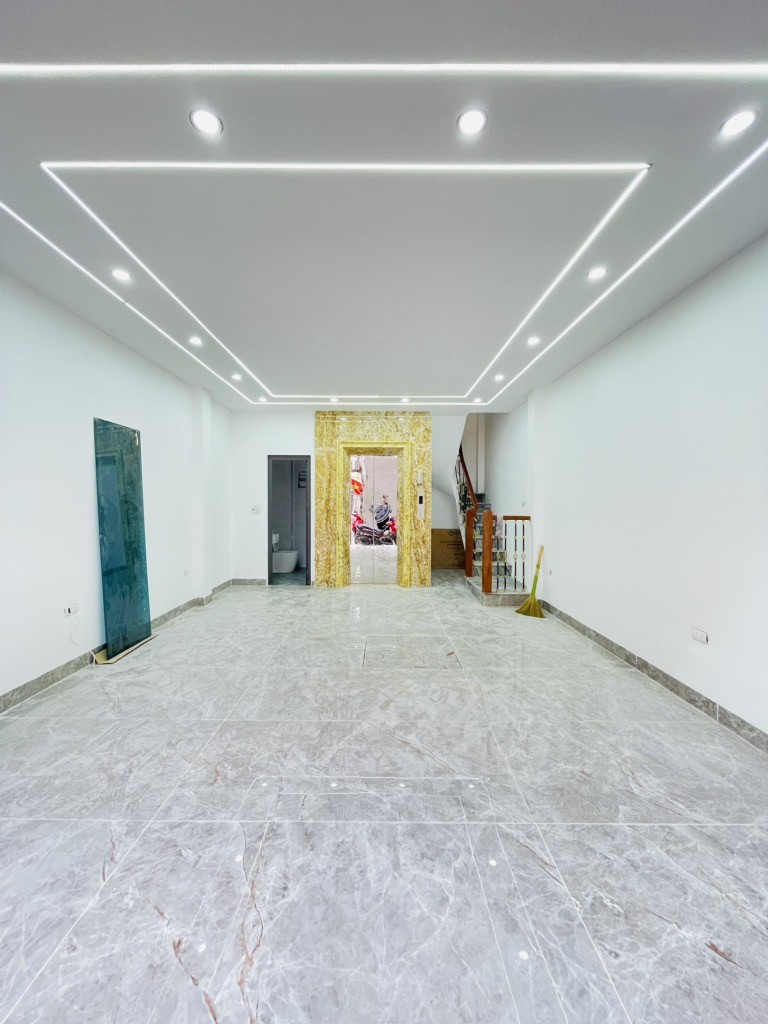 NHÀ MỚI KOONG-619 VŨ TÔNG PHAN-5 TẦNG-THANG MÁY-NỞ HẬU-Ô TÔ 10 M GIÁ 9 TỶ 3