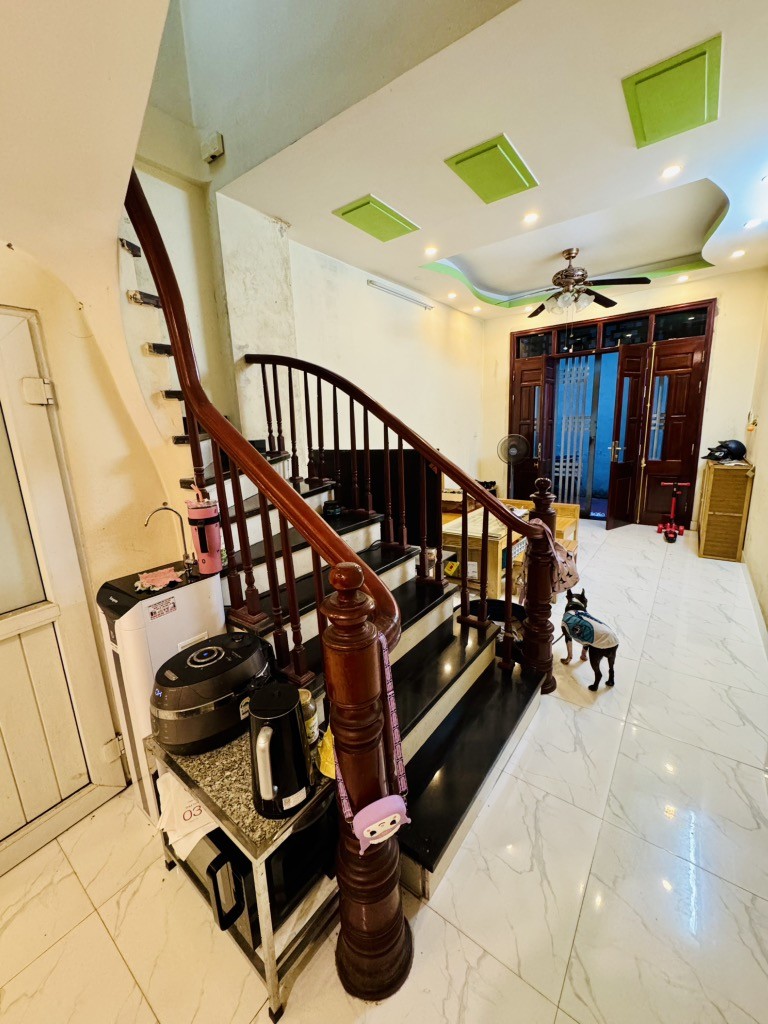 Cần bán Nhà mặt tiền đường 8/3, Phường Quỳnh Mai, Diện tích 39m², Giá 9 Tỷ