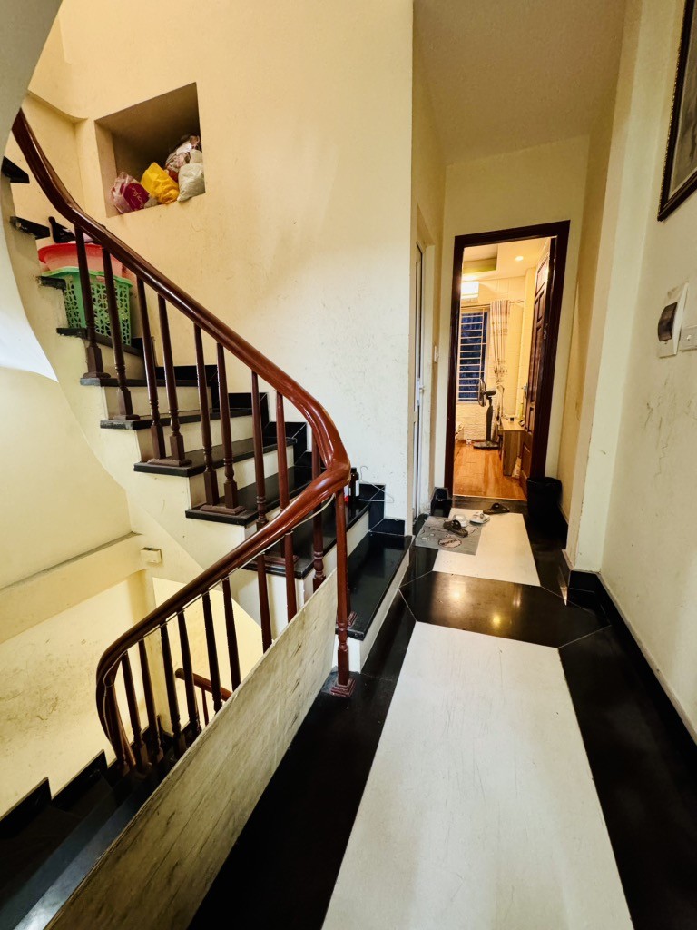 Cần bán Nhà mặt tiền đường 8/3, Phường Quỳnh Mai, Diện tích 39m², Giá 9 Tỷ 2