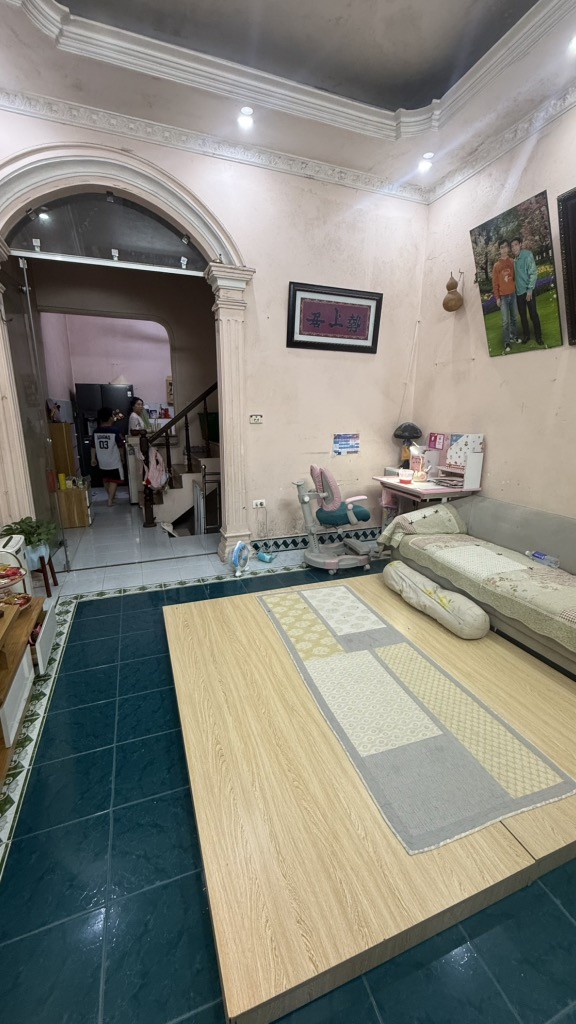 Bán nhà Quan Hoa, Cầu Giấy, 96m2, 3 tầng, Mt 4.2m, chỉ 23 tỷ