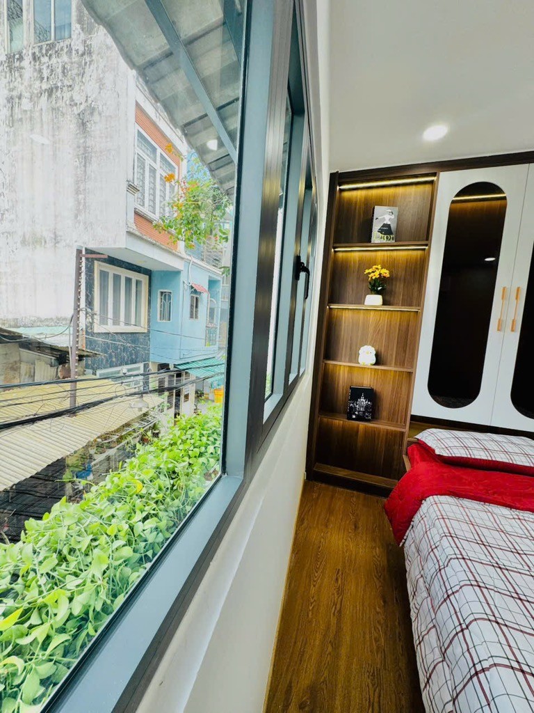Khu sang hiếm nhà bán, hẻm sạch Bạch Đằng - p24, BT, 4 tầng - DT 3.7m x 6.5m - chỉ 4.950 tỷ thương 4