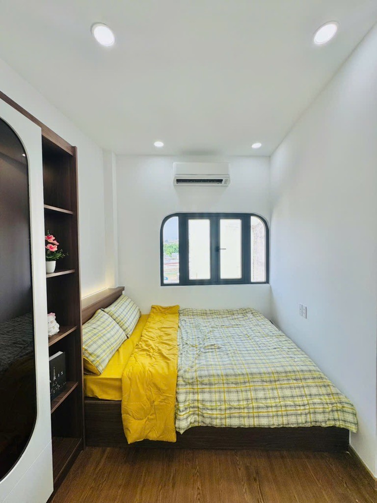 Khu sang hiếm nhà bán, hẻm sạch Bạch Đằng - p24, BT, 4 tầng - DT 3.7m x 6.5m - chỉ 4.950 tỷ thương 5