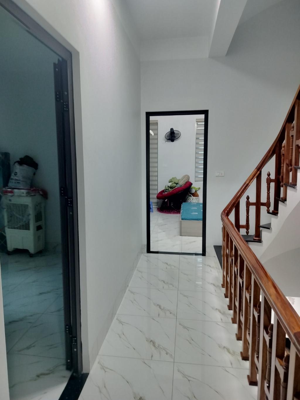 Cần bán Nhà mặt tiền đường Tam Trinh, Phường Yên Sở, Diện tích 75m², Giá 18.2 Tỷ 2