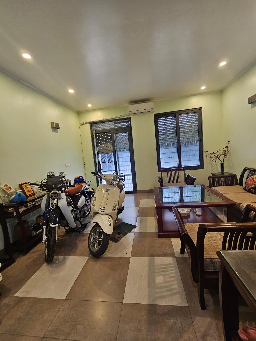 Cần bán Nhà mặt tiền đường Lạc Trung, Phường Vĩnh Tuy, Diện tích 87m², Giá 29.5 Tỷ