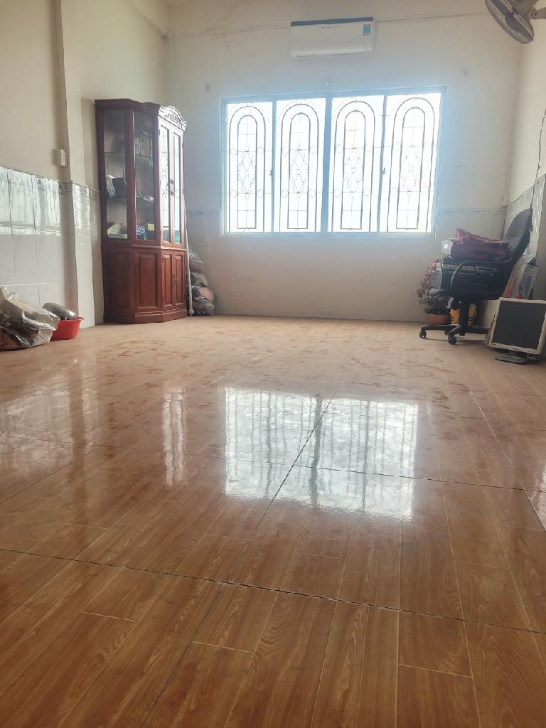 Bán nhà Tạ Quang Bửu, 35tr/ tháng, Phân lô, 250m2, chỉ 11 tỷ 2 4