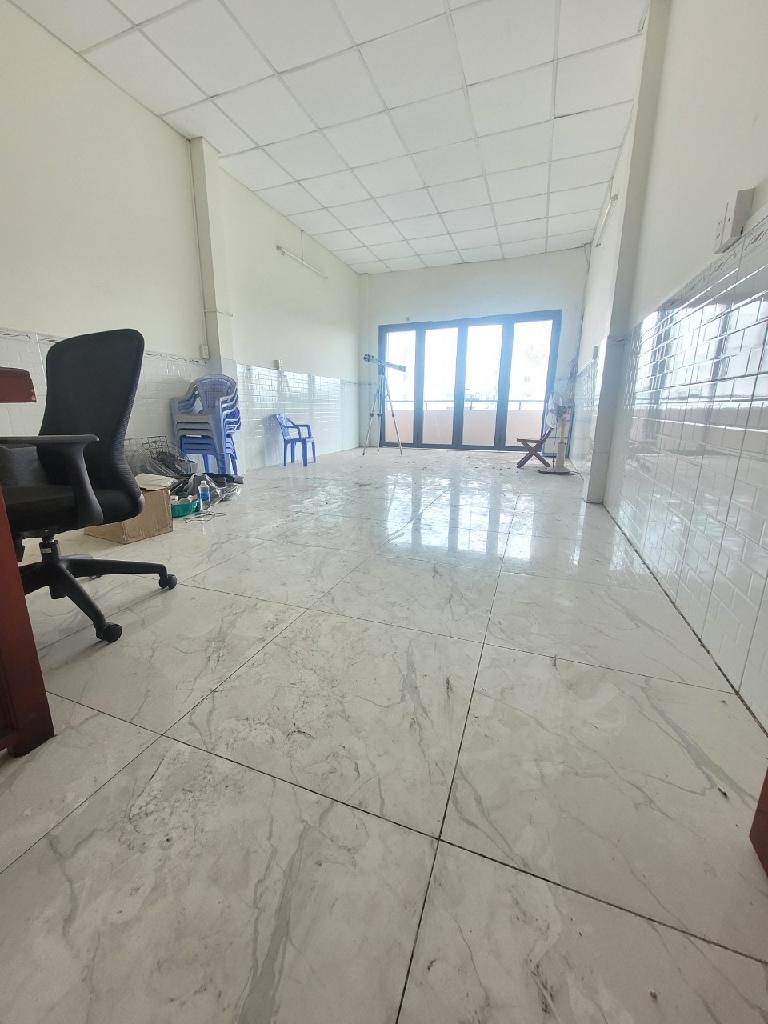Bán nhà Tạ Quang Bửu, 35tr/ tháng, Phân lô, 250m2, chỉ 11 tỷ 2 2