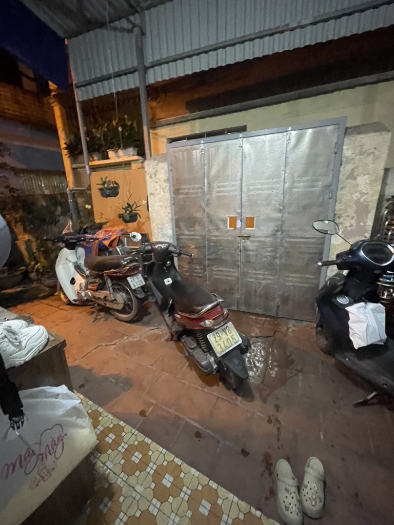 Cần bán Nhà mặt tiền đường Dương Văn Bé, Phường Vĩnh Tuy, Diện tích 62m², Giá 9.8 Tỷ