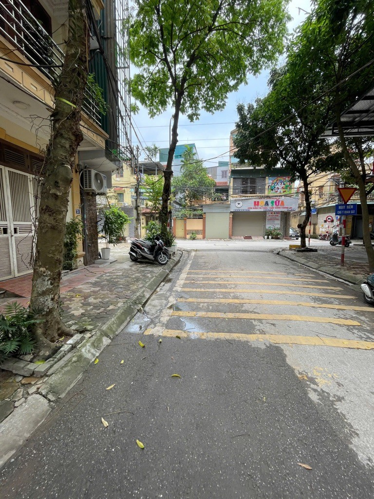 Cần bán Nhà mặt tiền đường Tây Trà, Phường Thanh Trì, Diện tích 40m², Giá 15.8 Tỷ