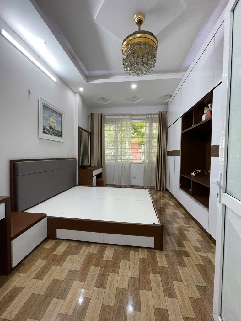 Cần bán Nhà mặt tiền đường Tây Trà, Phường Thanh Trì, Diện tích 40m², Giá 15.8 Tỷ 2